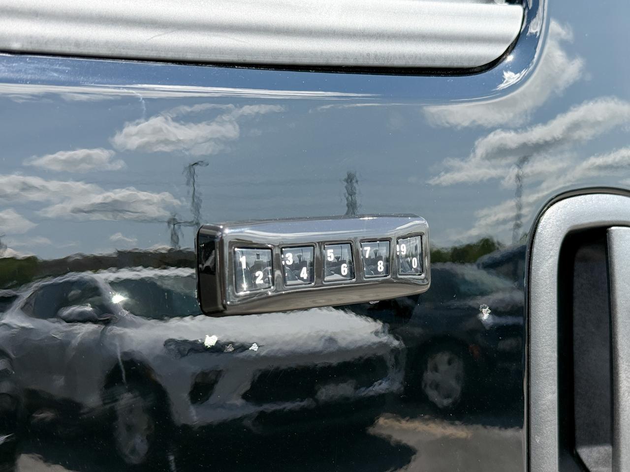 2025 GMC Savana 2500 Work Van 4.3L V6, REMOTE START/ENTRY, POWER DRIVER SEAT, AIR CONDITIONING, CRUISE CONTROL, MP3 PLAYER, BLUETOOTH, REAR VISION CAMERA Photo