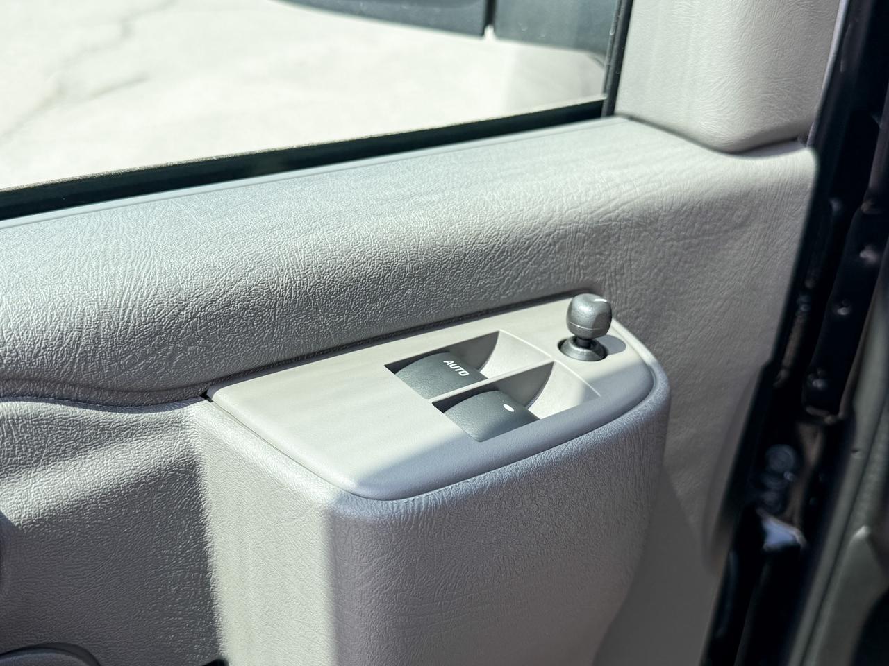 2025 GMC Savana 2500 Work Van 4.3L V6, REMOTE START/ENTRY, POWER DRIVER SEAT, AIR CONDITIONING, CRUISE CONTROL, MP3 PLAYER, BLUETOOTH, REAR VISION CAMERA Photo