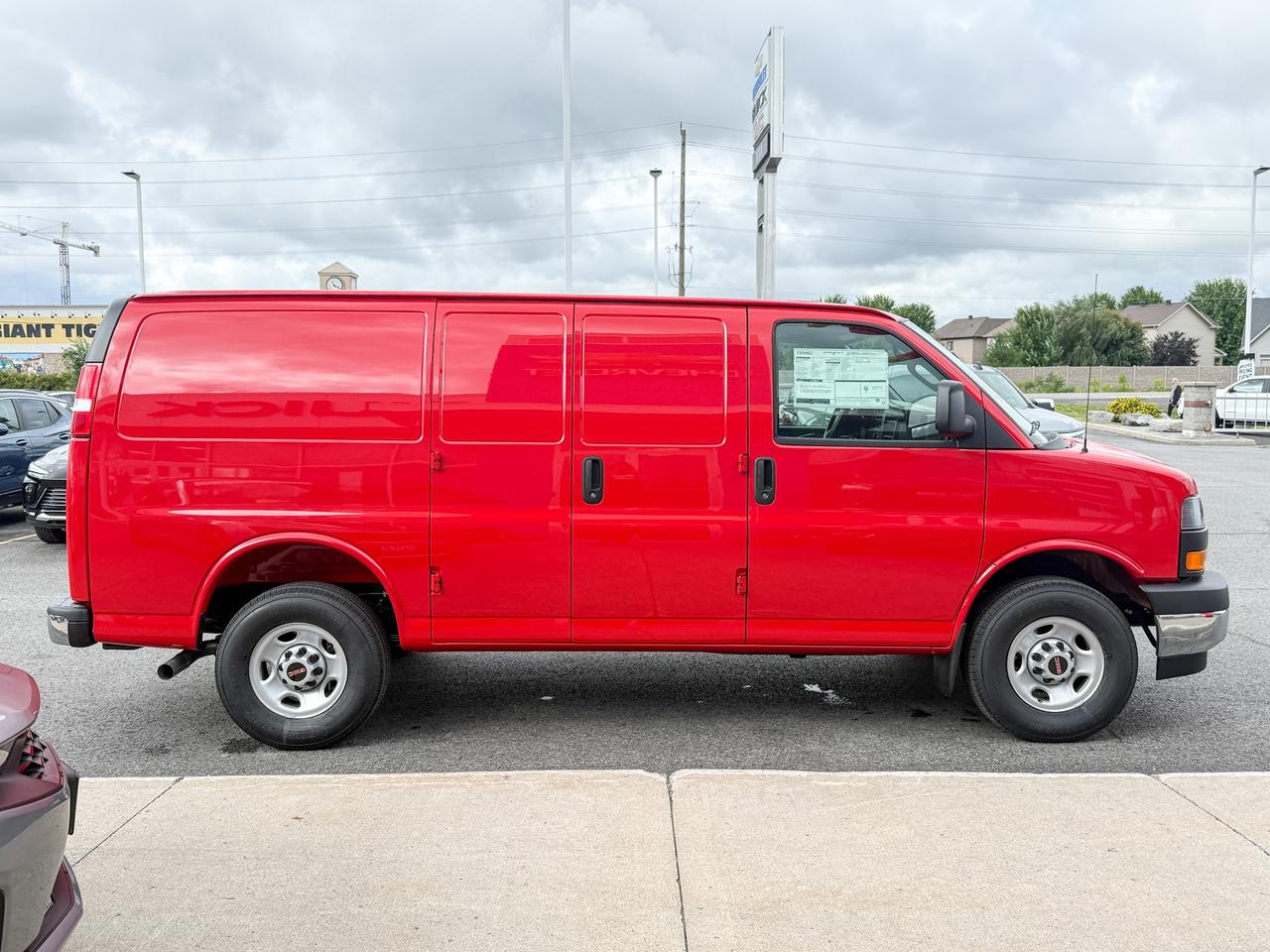 2025 GMC Savana 2500 Work Van 4.3L V6, REMOTE START/ENTRY, POWER DRIVER SEAT, AIR CONDITIONING, CRUISE CONTROL, MP3 PLAYER, BLUETOOTH, REAR VISION CAMERA Photo