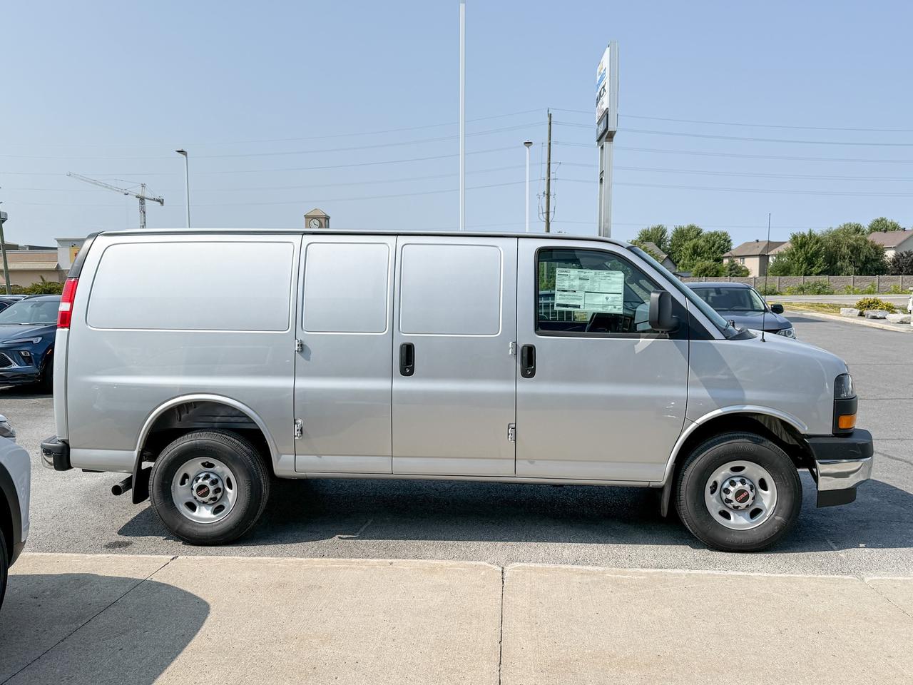 2025 GMC Savana 2500 Work Van 4.3L V6, REMOTE START/ENTRY, POWER DRIVER SEAT, AIR CONDITIONING, CRUISE CONTROL, MP3 PLAYER, BLUETOOTH, REAR VISION CAMERA Photo
