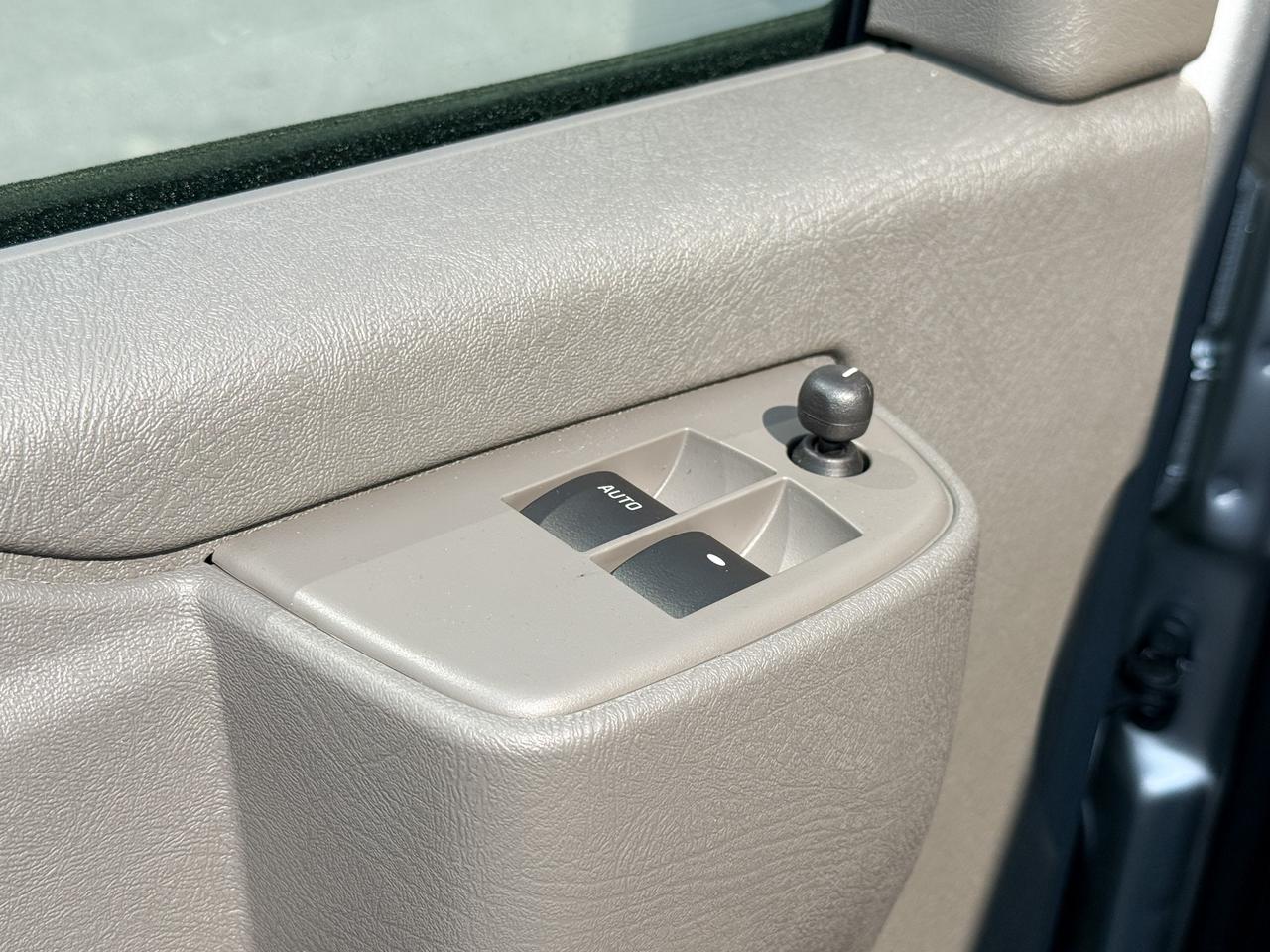 2025 GMC Savana 2500 Work Van 4.3L V6, REMOTE START/ENTRY, POWER DRIVER SEAT, AIR CONDITIONING, CRUISE CONTROL, MP3 PLAYER, BLUETOOTH, REAR VISION CAMERA Photo