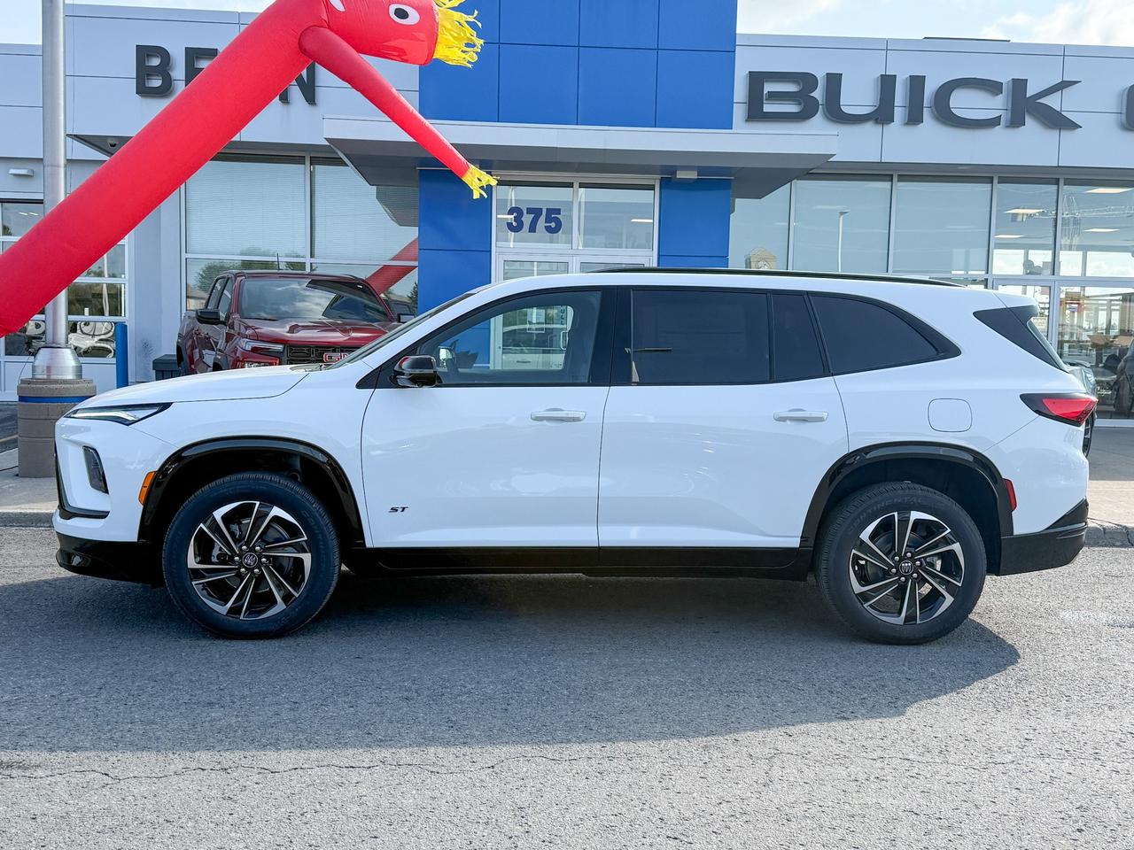 2026 Buick Enclave Sport Touring 2.5L 4 CYL WITH REMOTE START/ENTRY, HEATED SEATS, HEATED STEERING WHEEL, POWER LIFTGATE, BOSE SOUND SYSTEM Photo5