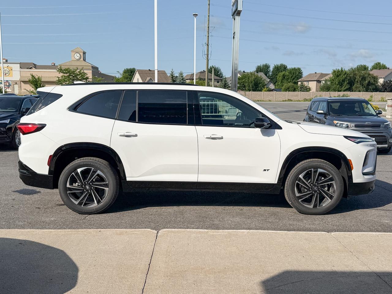 2026 Buick Enclave Sport Touring 2.5L 4 CYL WITH REMOTE START/ENTRY, HEATED SEATS, HEATED STEERING WHEEL, POWER LIFTGATE, BOSE SOUND SYSTEM Photo