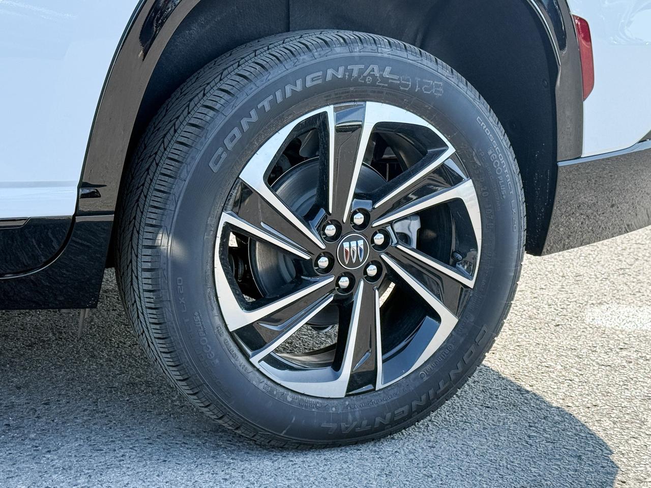 2026 Buick Enclave Sport Touring 2.5L 4 CYL WITH REMOTE START/ENTRY, HEATED SEATS, HEATED STEERING WHEEL, POWER LIFTGATE, BOSE SOUND SYSTEM Photo