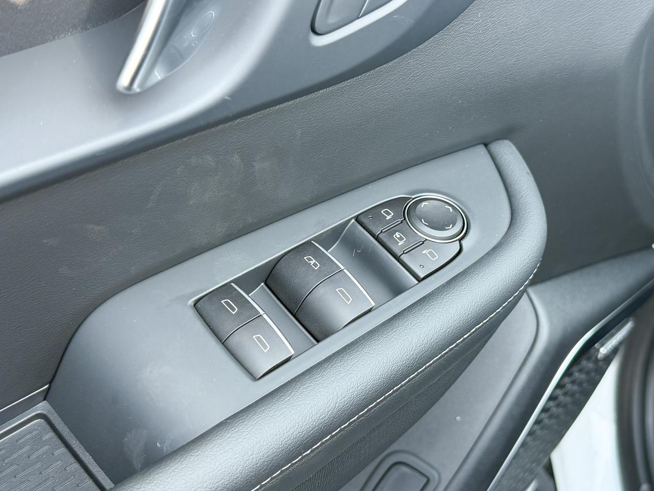 2026 Buick Enclave Sport Touring 2.5L 4 CYL WITH REMOTE START/ENTRY, HEATED SEATS, HEATED STEERING WHEEL, POWER LIFTGATE, BOSE SOUND SYSTEM Photo