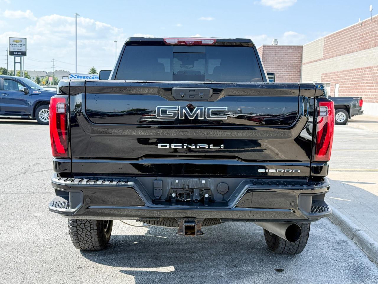 2024 GMC Sierra 2500 HD Denali ORIGIANLLY PURCHASED NEW & SERVICED AT OUR DEALERSHIP, ONE OWNER, CLEAN CARFAX,6.6L V8 DURAMAX DIESEL, DENALI RESERVE PACKAGE, X31 OFF ROAD PACKAGE, ADAPTIVE CRUISE CONTROL, 20" ULTRA BRIGHT ALLOY WHE Photo3