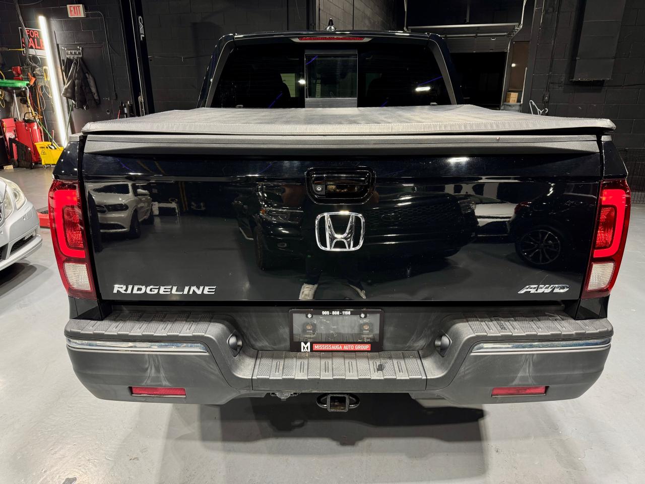 2017 Honda Ridgeline SPORT - Photo #6