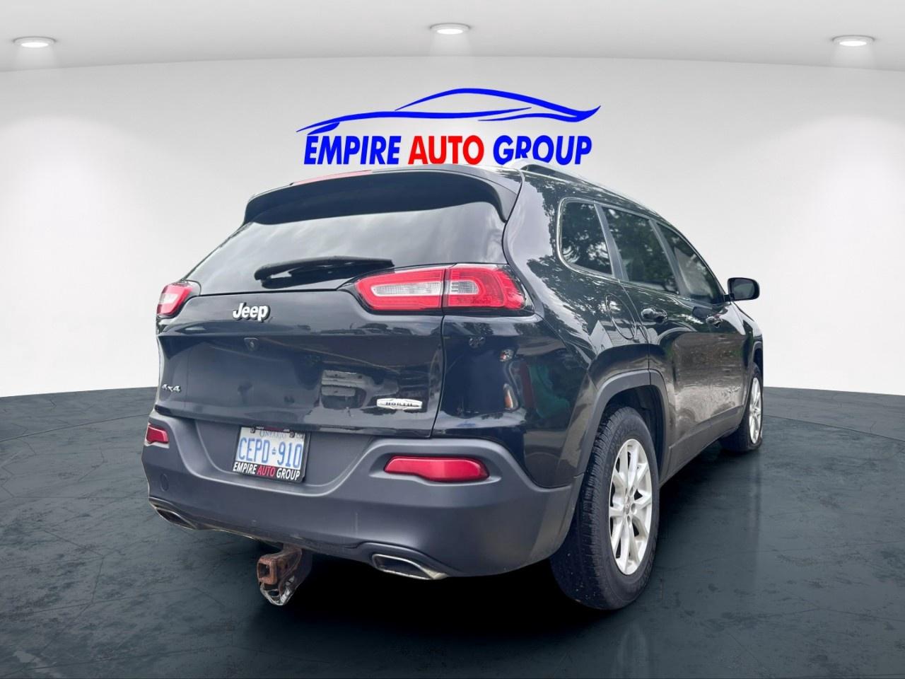 2017 Jeep Cherokee Latitude Photo3