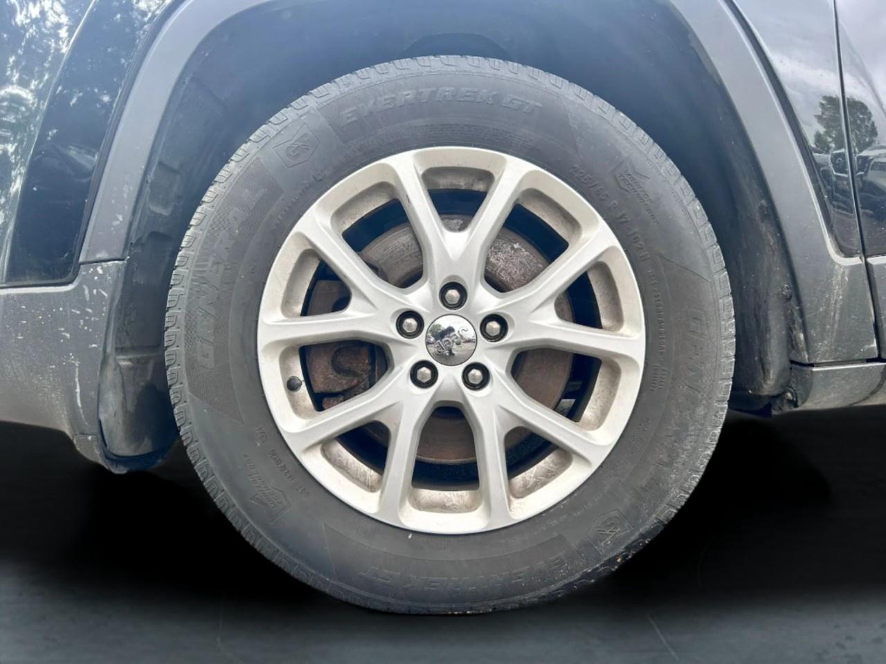 2017 Jeep Cherokee Latitude Photo