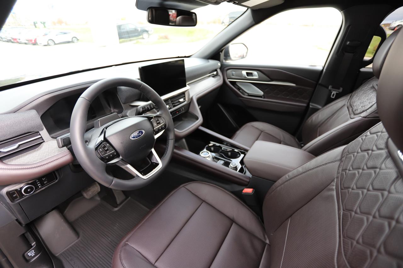 2026 Ford Explorer Platinum 4wd Photo1