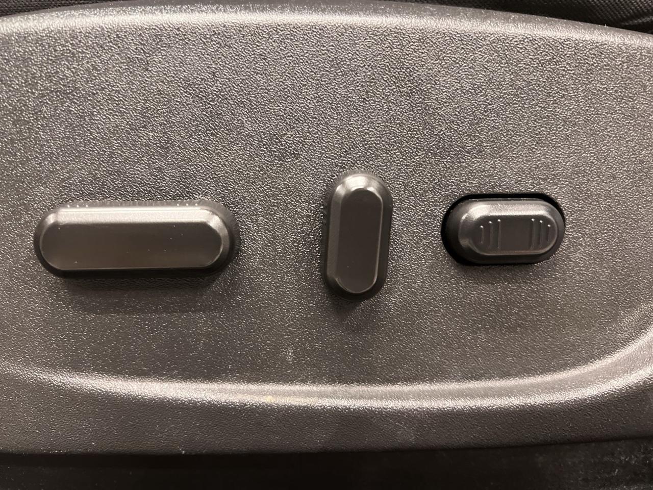 2018 Ford Escape SE AWD| HTD SEATS| 17IN ALLOYS| REAR CAM|BLUETOOTH Photo