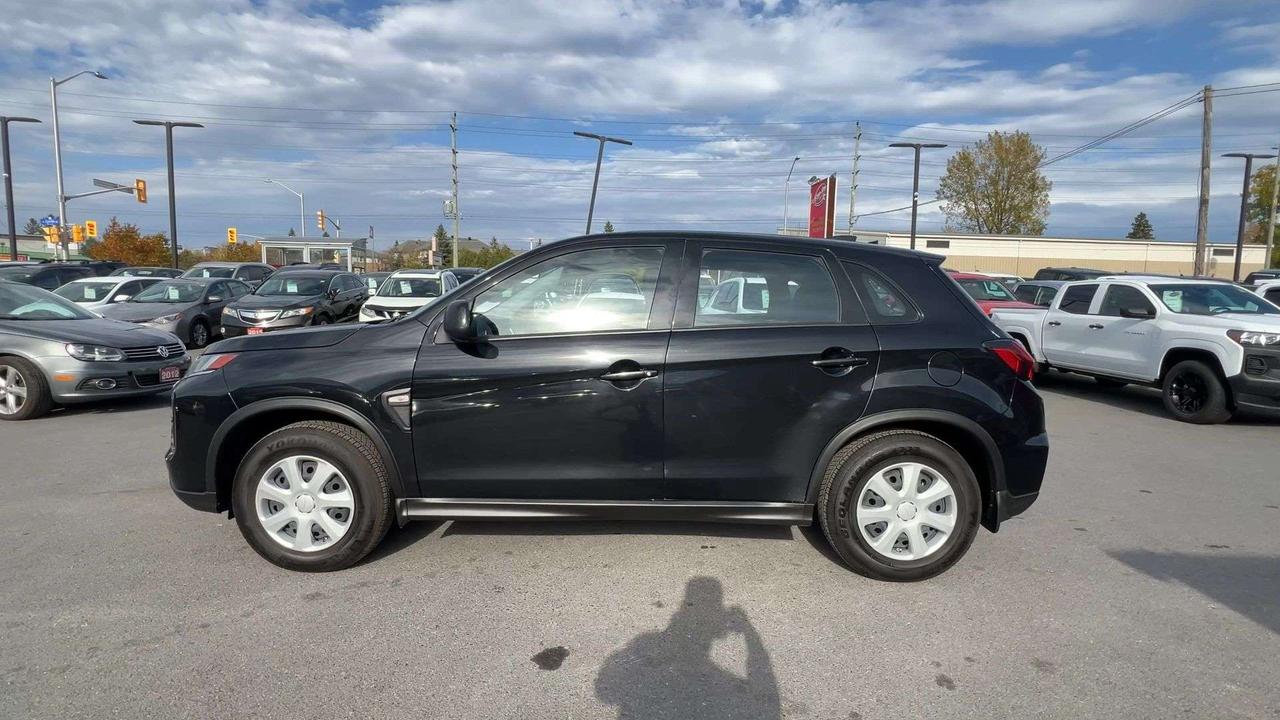 2023 Mitsubishi RVR AWD| HTD SEATS| CARPLAY| REAR CAM| A/C| REAR CAM Photo
