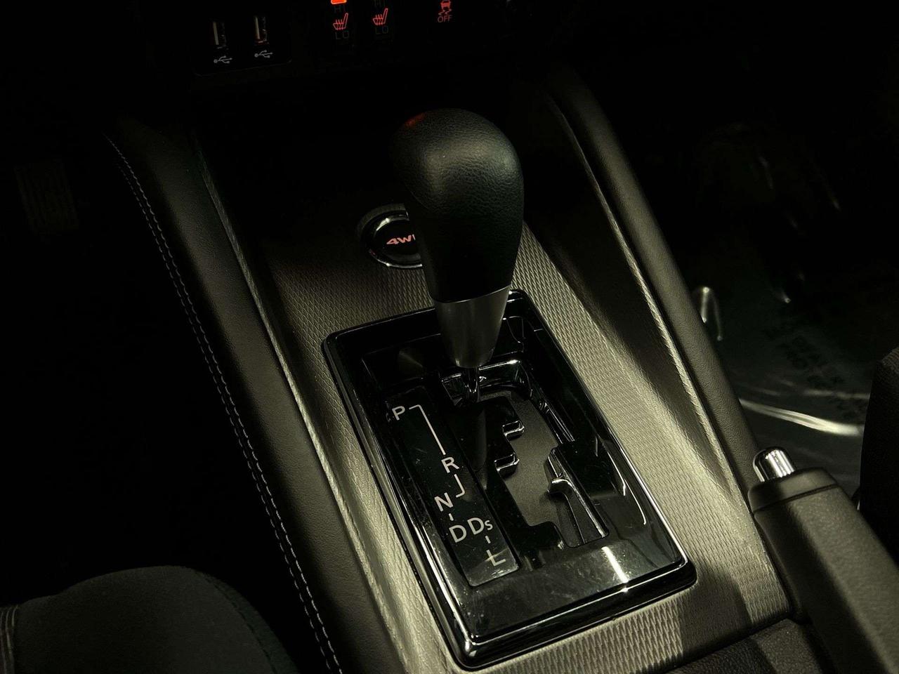 2023 Mitsubishi RVR AWD| HTD SEATS| CARPLAY| REAR CAM| A/C| REAR CAM Photo