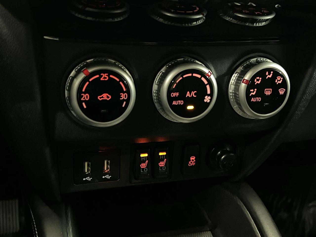 2023 Mitsubishi RVR AWD| HTD SEATS| CARPLAY| REAR CAM| A/C| REAR CAM Photo