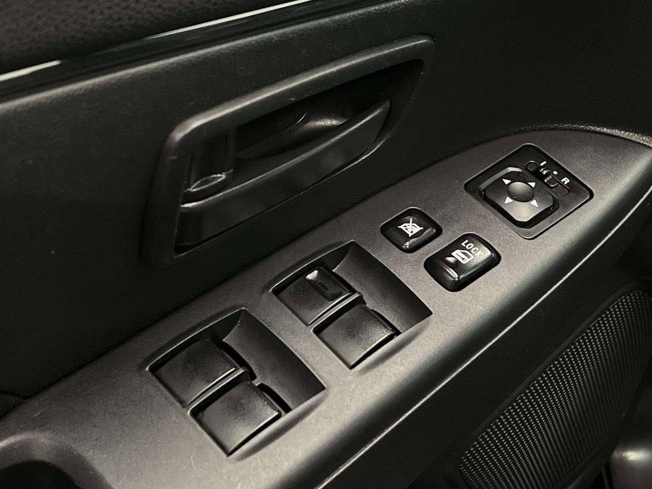2023 Mitsubishi RVR AWD| HTD SEATS| CARPLAY| REAR CAM| A/C| REAR CAM Photo