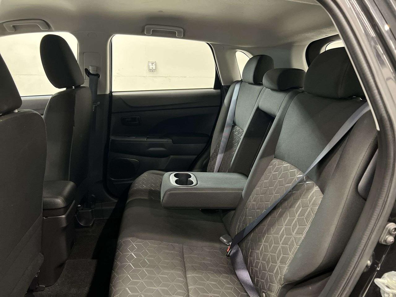2023 Mitsubishi RVR AWD| HTD SEATS| CARPLAY| REAR CAM| A/C| REAR CAM Photo