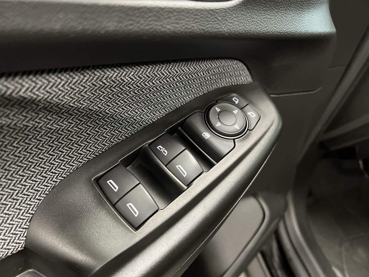 2021 Chevrolet TrailBlazer LS AWD | ONLY 38,000KMS | CARPLAY | REAR CAM | A/C Photo