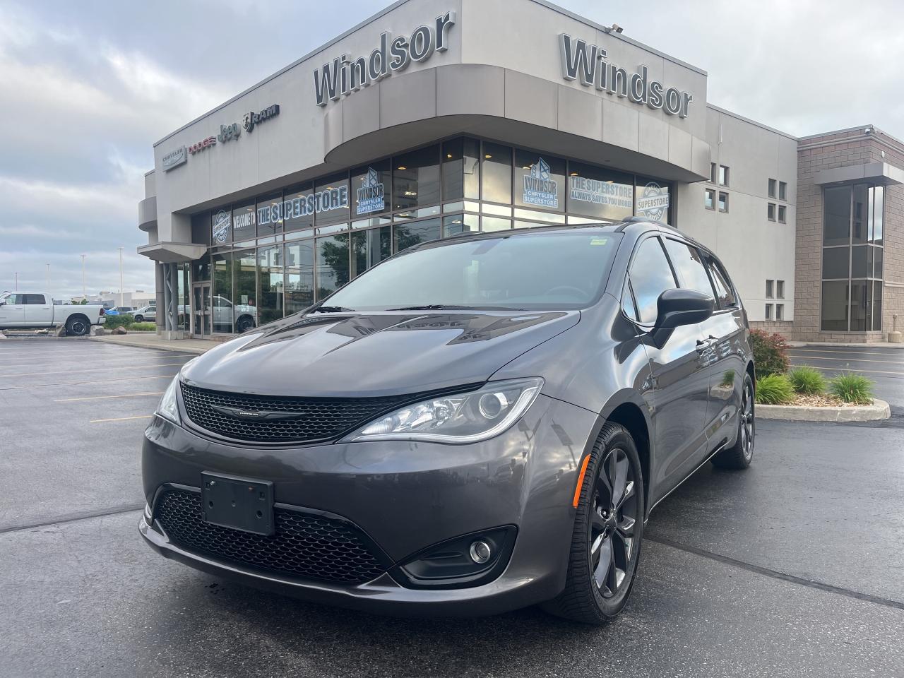 Used 2019 Chrysler Pacifica Touring-L Plus for sale in Windsor, ON