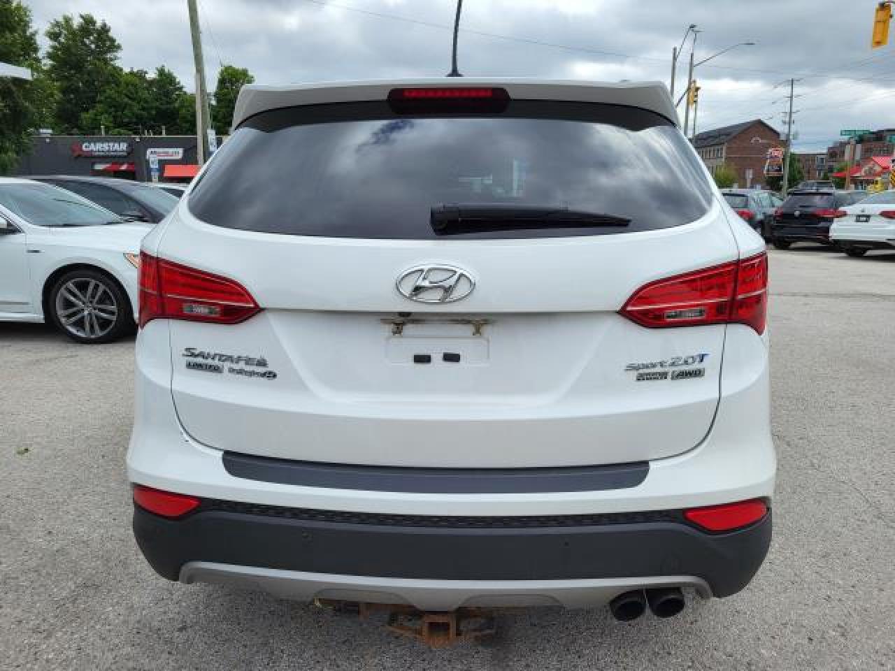 2016 Hyundai Santa Fe Sport 2.0T AWD Photo24