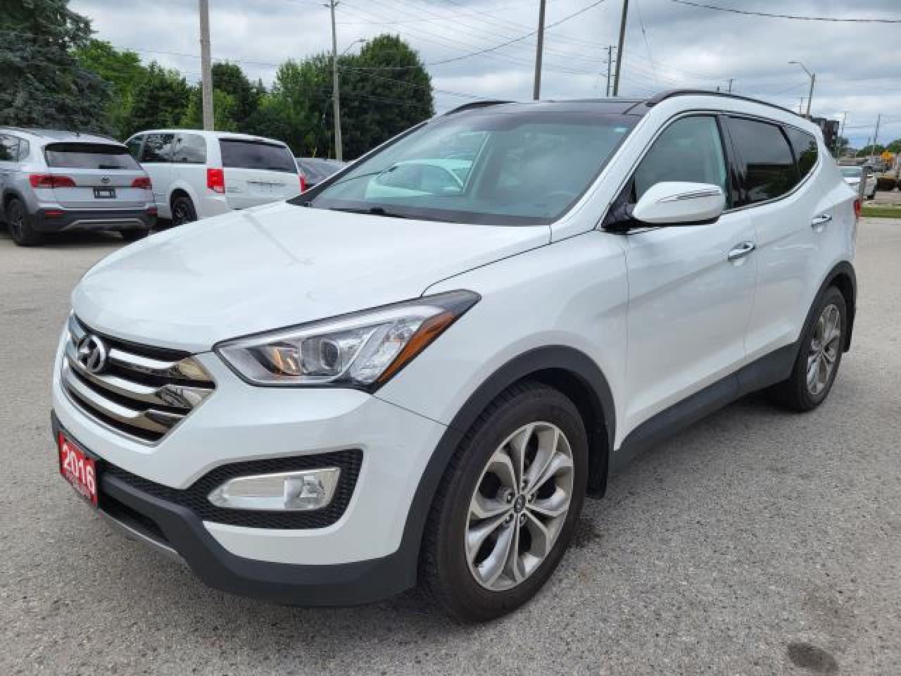 2016 Hyundai Santa Fe Sport 2.0T AWD Photo8