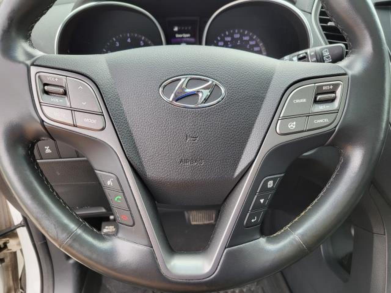 2016 Hyundai Santa Fe Sport 2.0T AWD Photo30