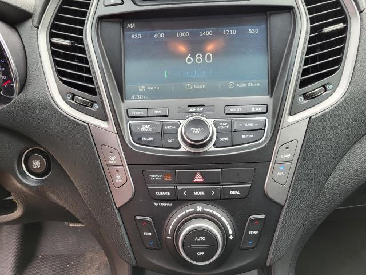 2016 Hyundai Santa Fe Sport 2.0T AWD Photo32