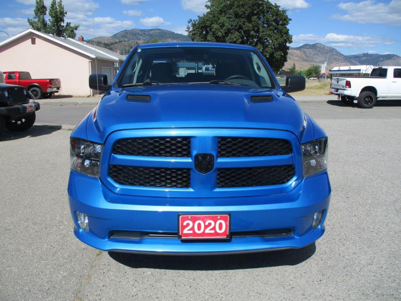 2020 RAM 1500 Classic Express Crew Cab 4x4 Photo1