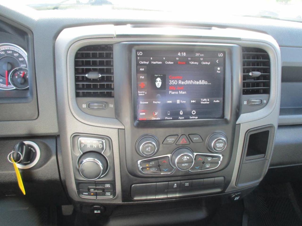 2020 RAM 1500 Classic Express Crew Cab 4x4 Photo19