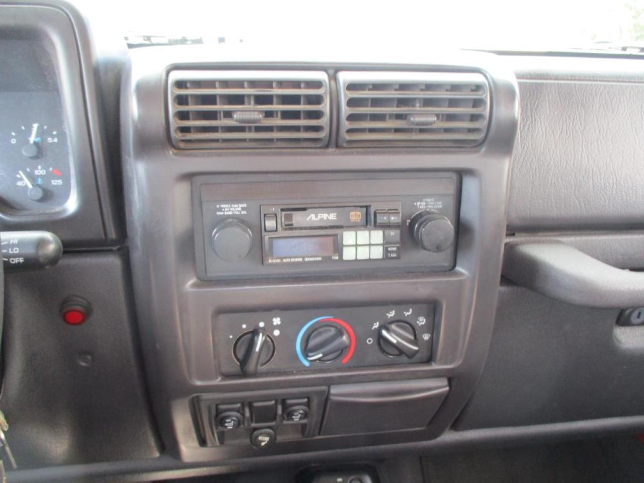 1999 Jeep Wrangler TJ Photo13