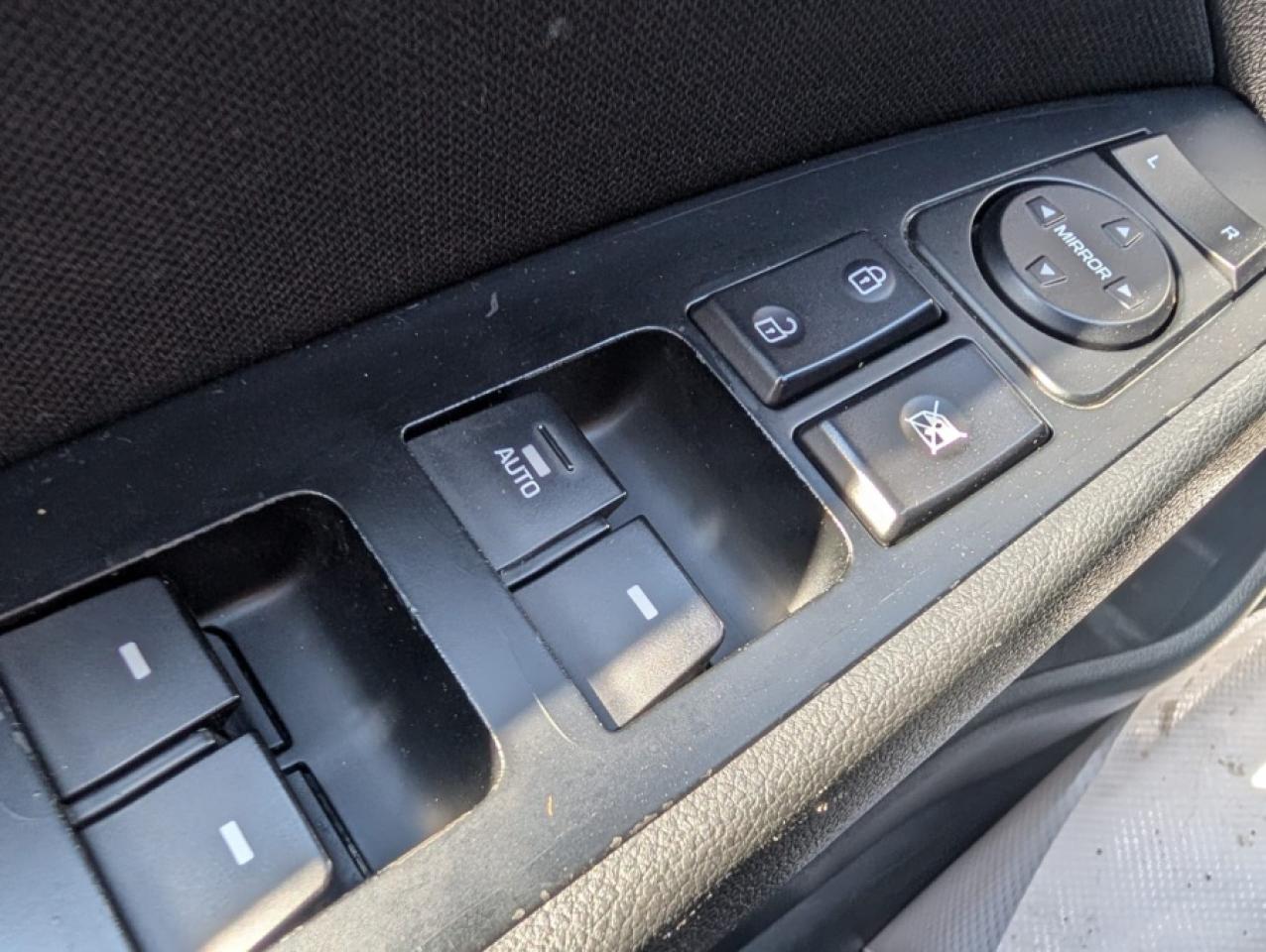 2018 Hyundai Elantra 4 DOOR 5 SEATS - Photo #16