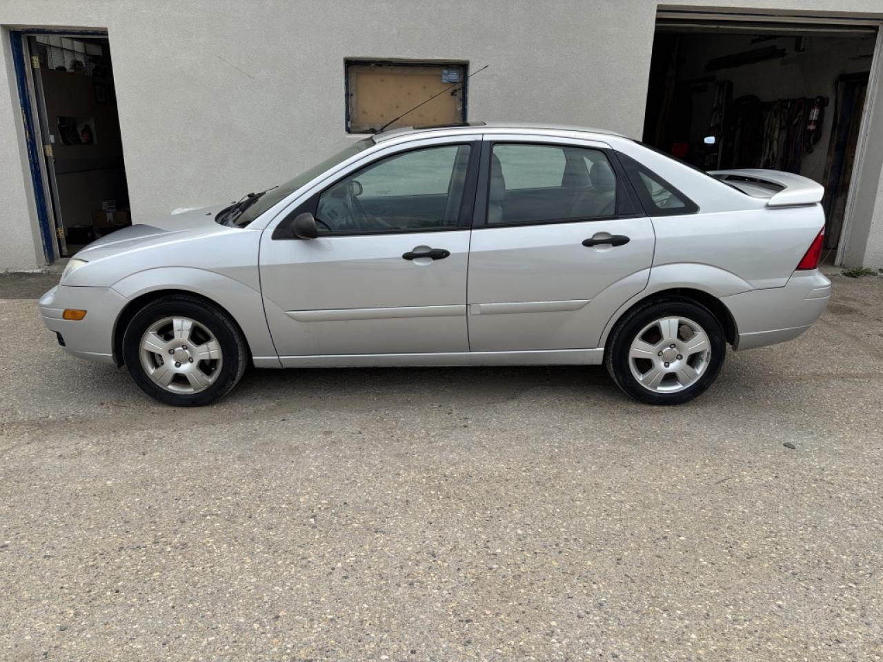 Used 2005 Ford Focus ZX4 SES for sale in Winnipeg, MB
