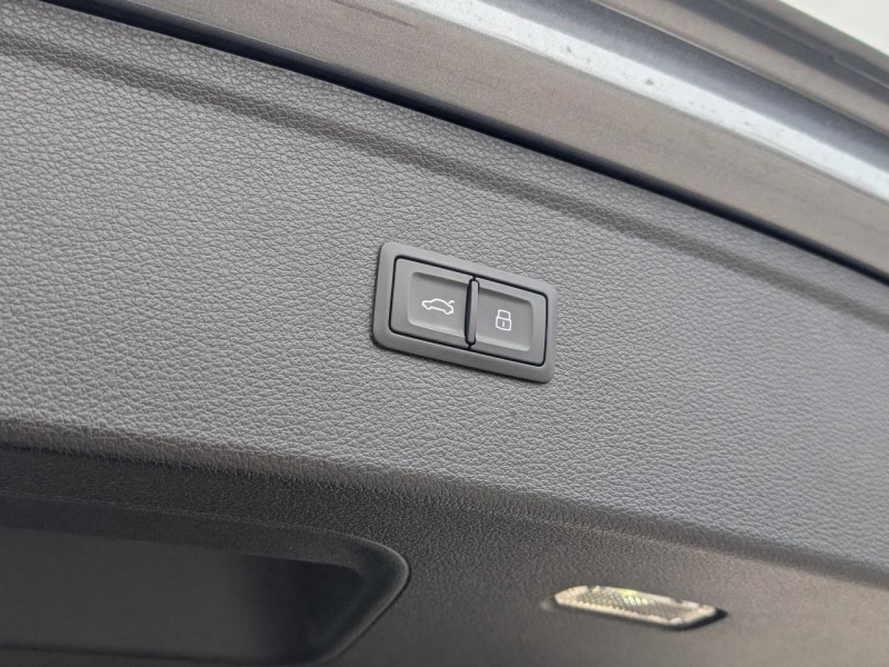 2018 Audi SQ5 3.0 TFSI quattro Technik  **PRISTINE** Photo