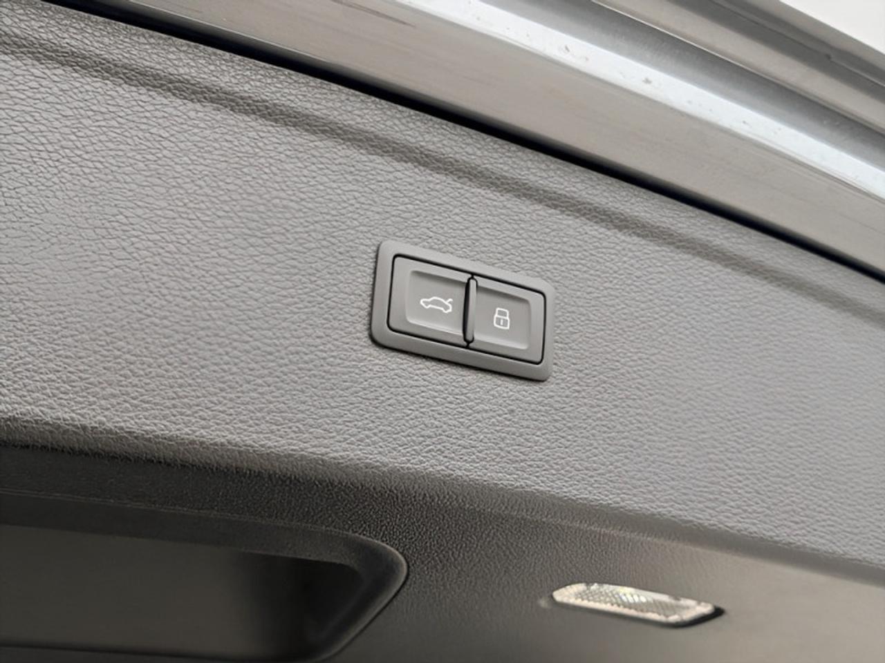 2018 Audi SQ5 3.0 TFSI quattro Technik  **PRISTINE** Photo