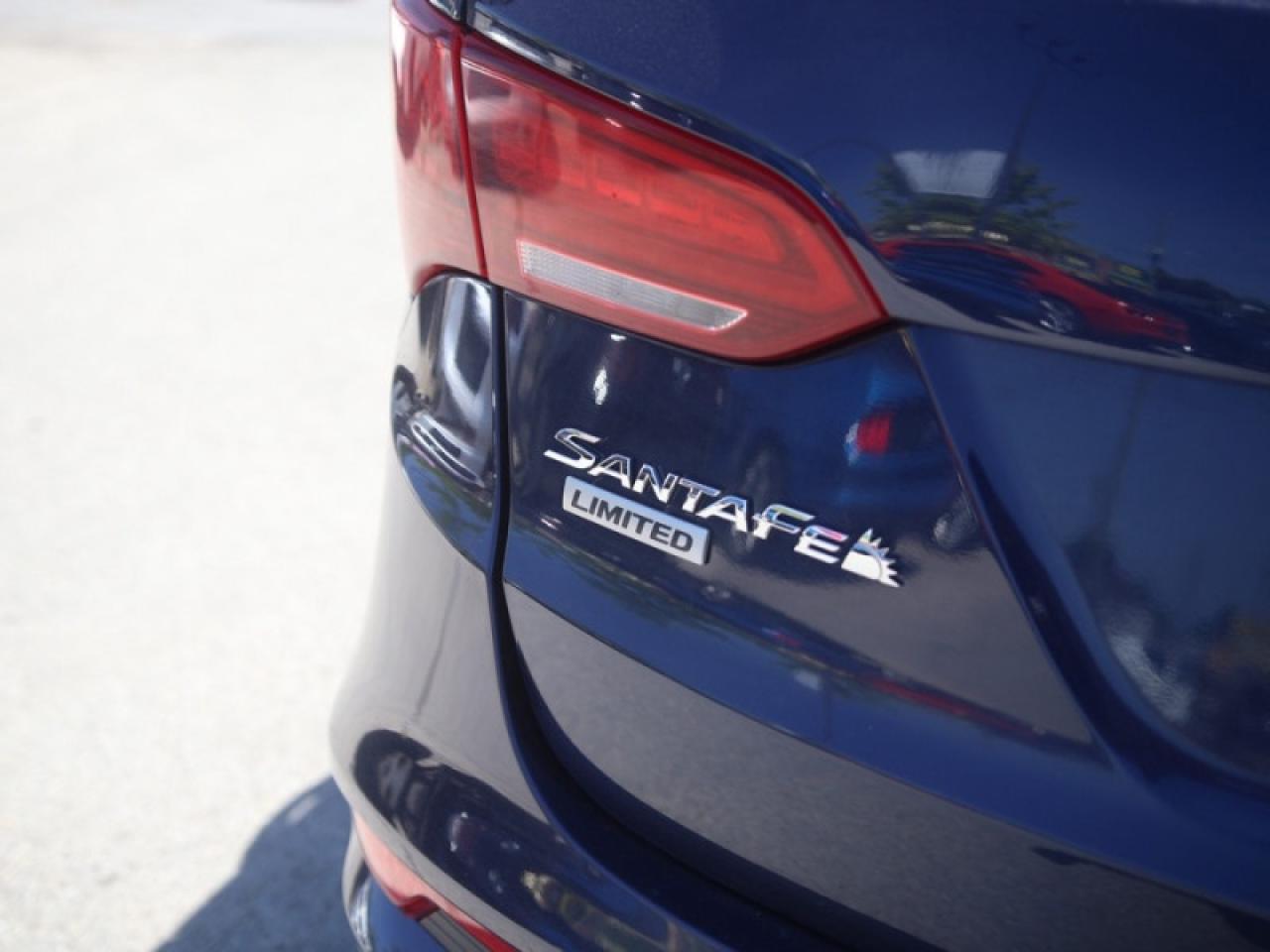 2017 Hyundai Santa Fe Sport 2.0T Limited  **PANO ROOF** Photo