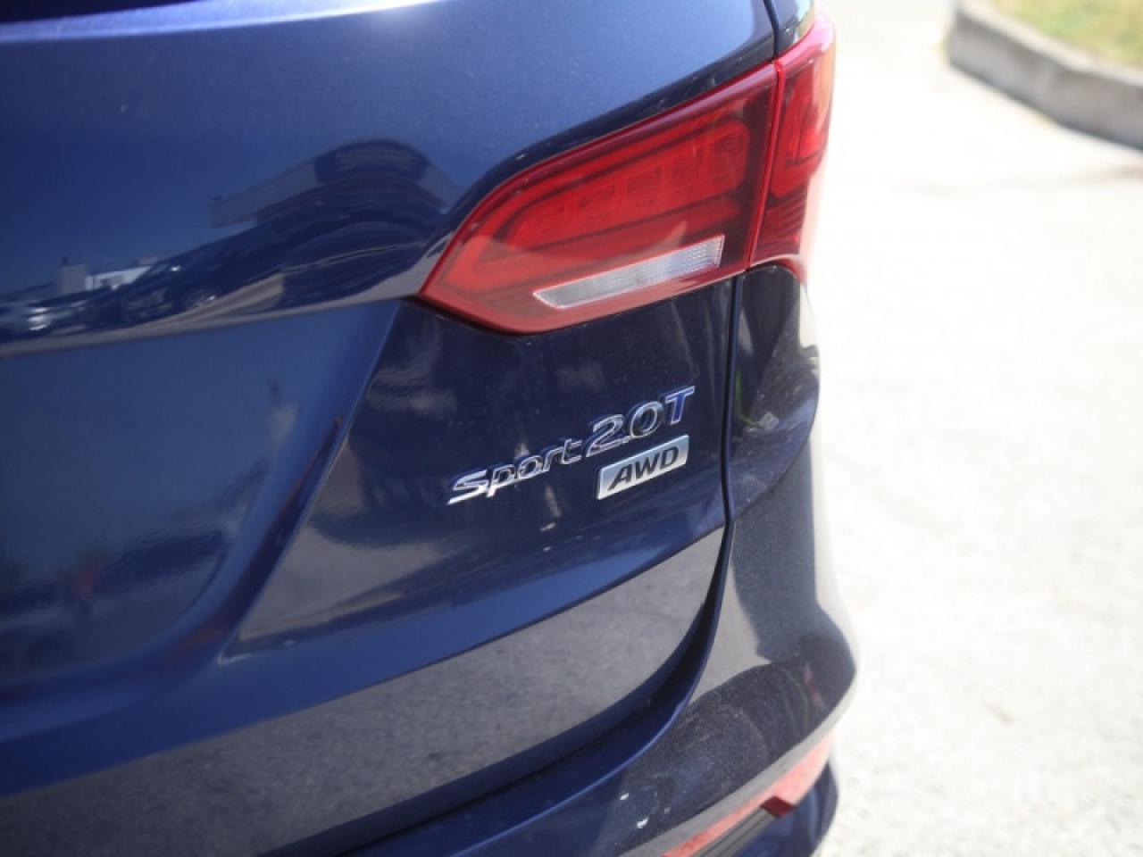 2017 Hyundai Santa Fe Sport 2.0T Limited  **PANO ROOF** Photo