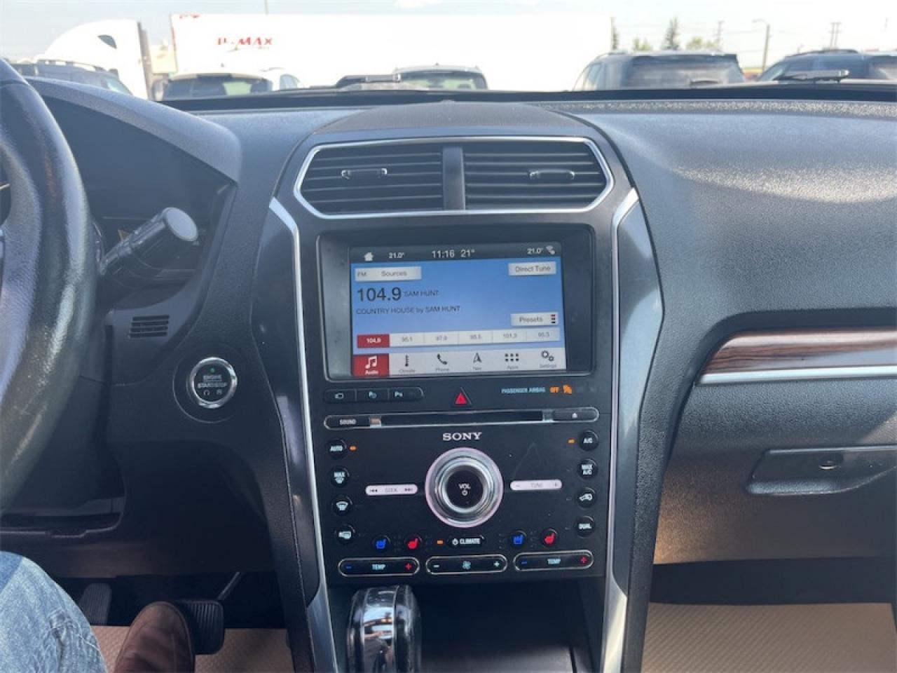 2017 Ford Explorer Limited  - Navigation -  Cooled Seats Photo5