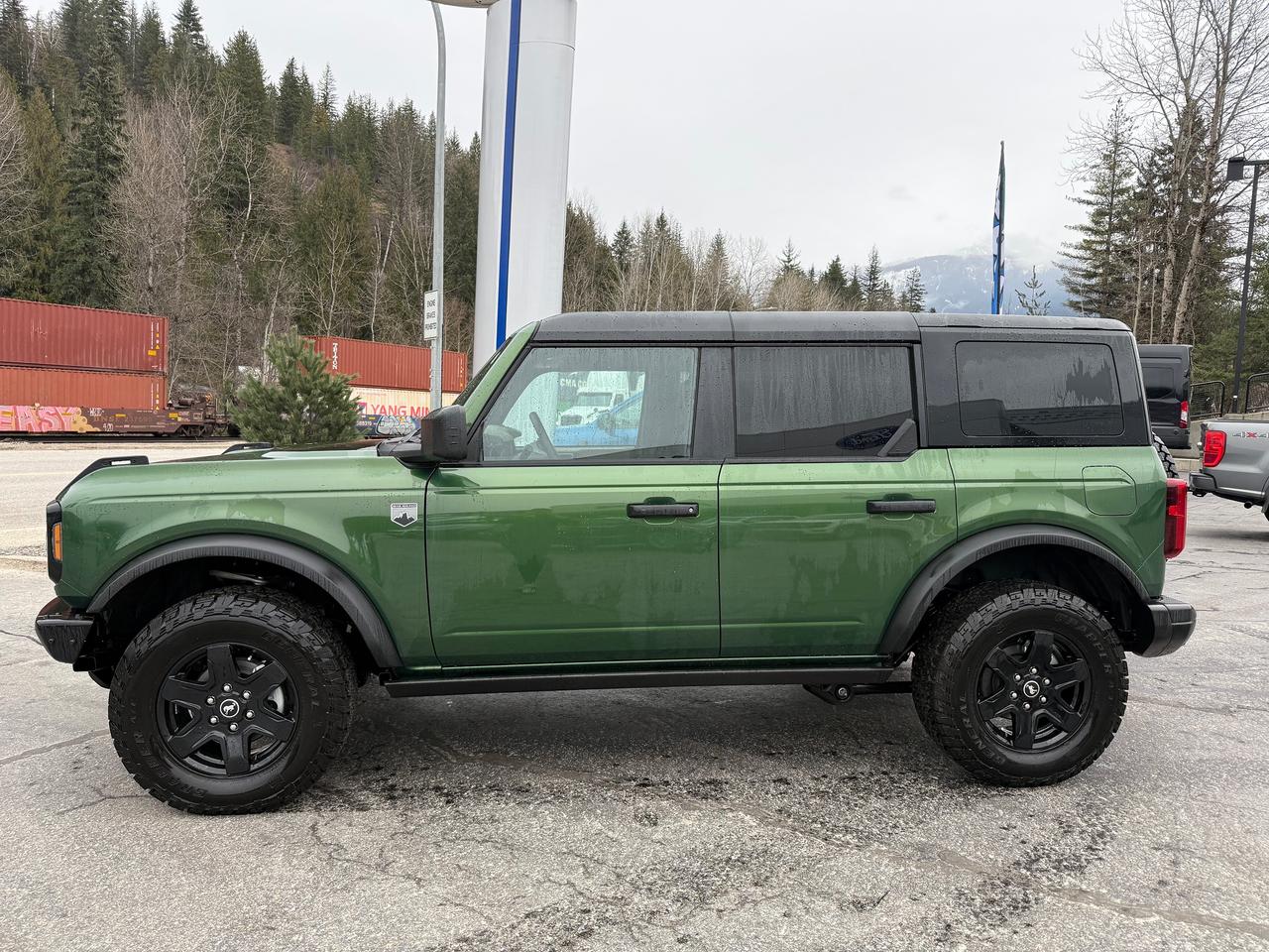 2025 Ford Bronco Big Bend Photo2