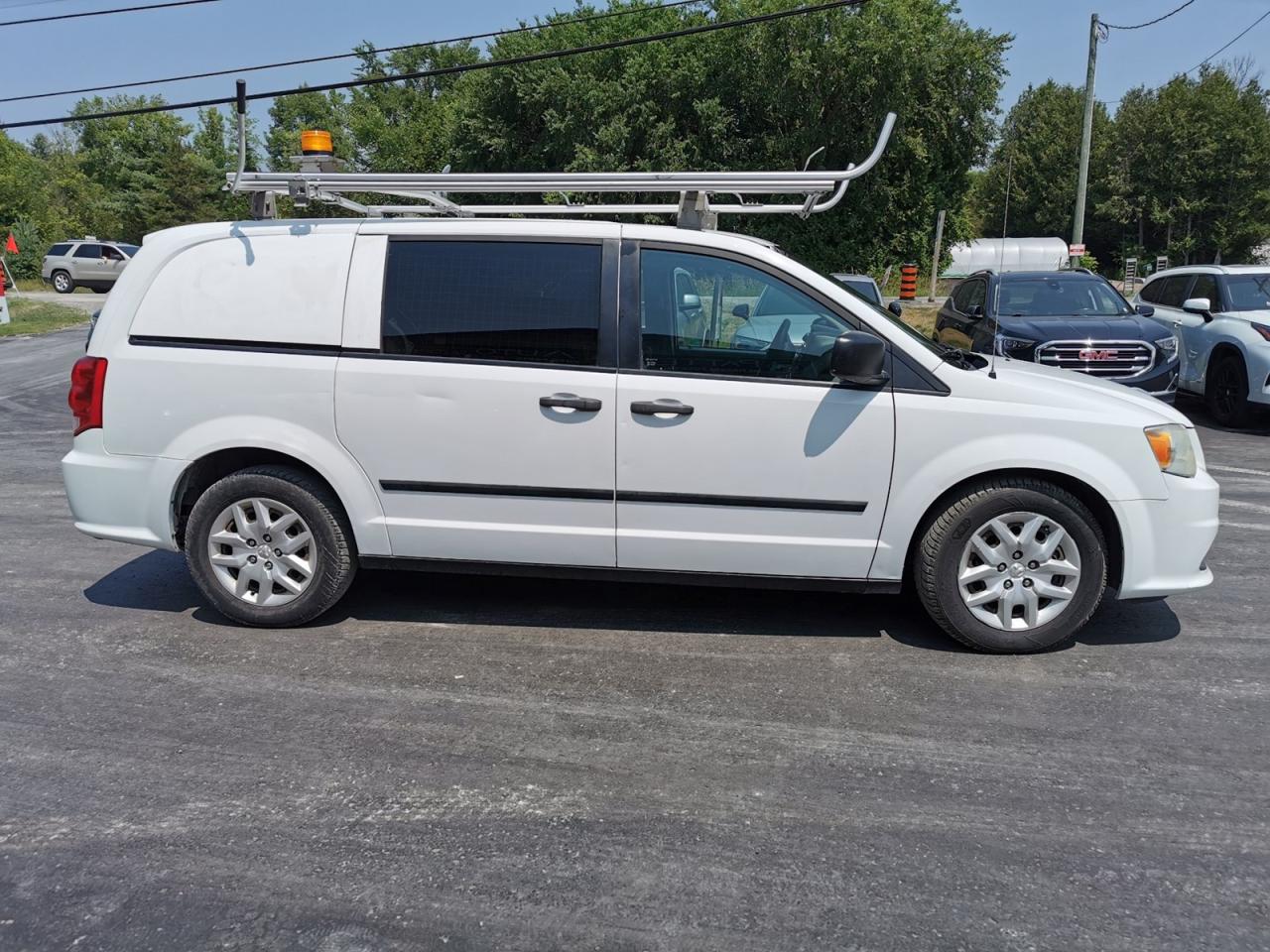 2014 RAM Cargo Van  - Photo #4