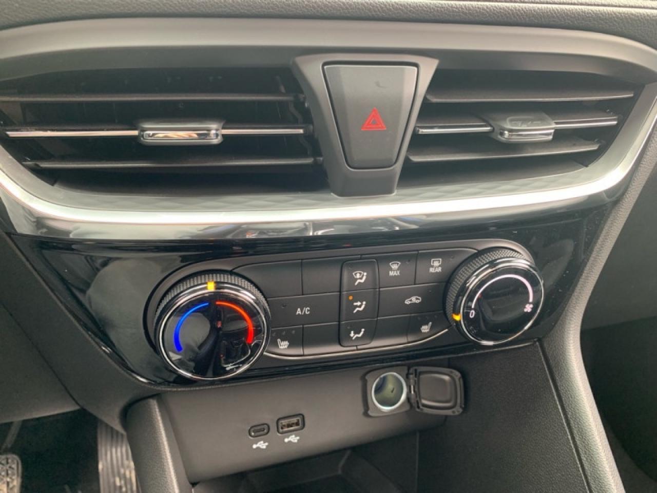 2026 Buick Encore GX Sport Touring Photo