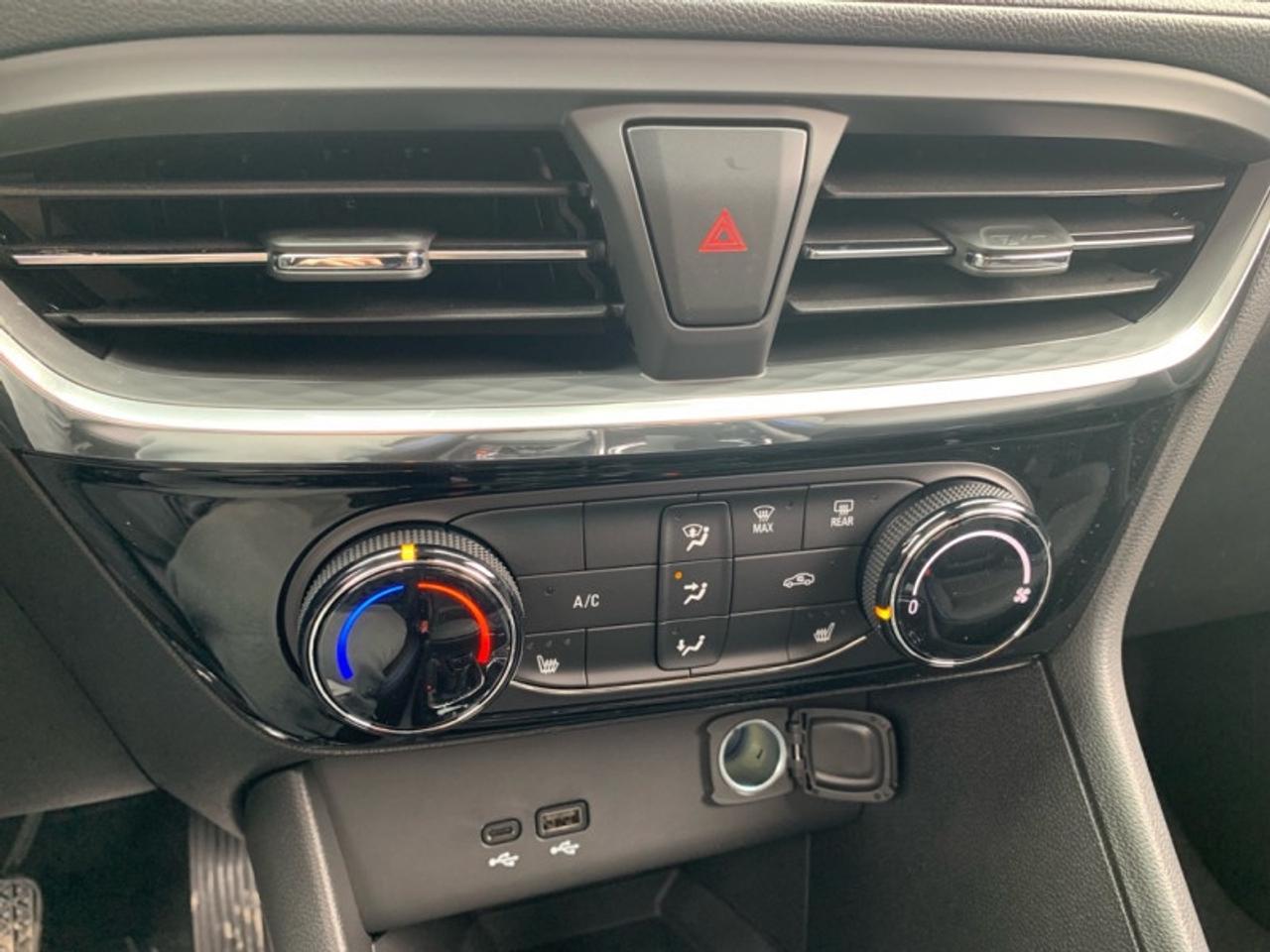 2026 Buick Encore GX Sport Touring Photo