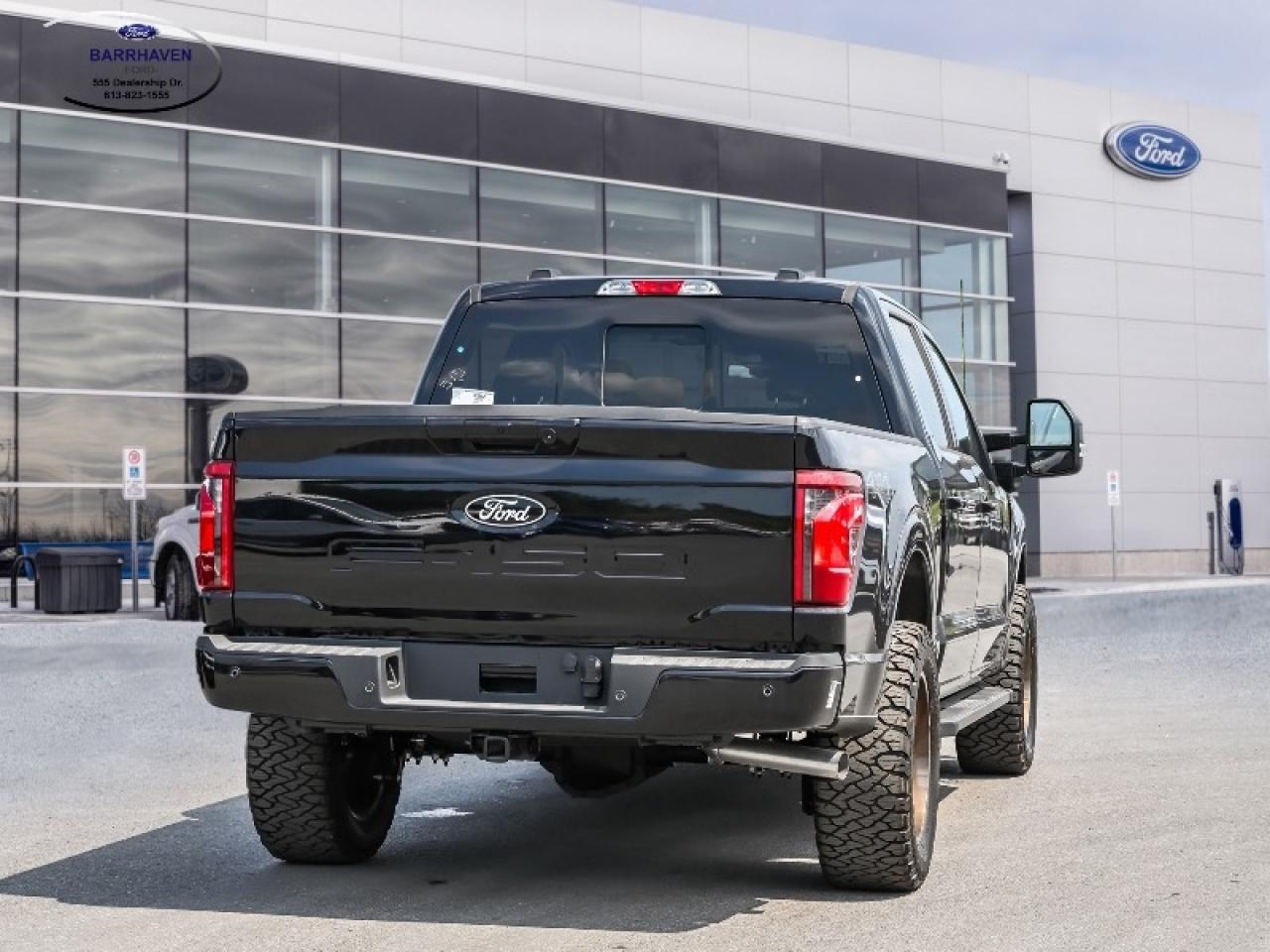 2025 Ford F-150 XLT Photo2