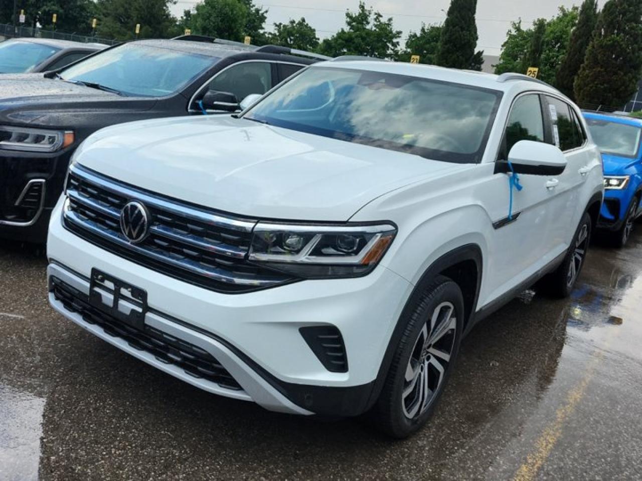 Used 2022 Volkswagen Atlas Cross Sport Highline V6 AWD | Leather | Pano Roof | Navi | Fender Audio | Heated Seats + Steering | and More ! for sale in Guelph, ON