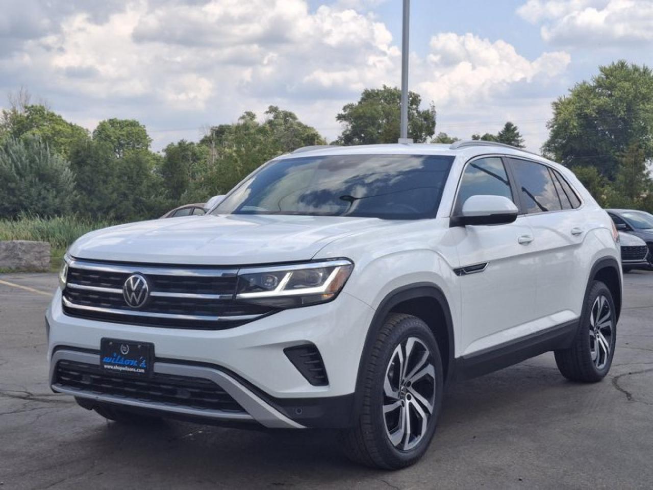 Used 2022 Volkswagen Atlas Cross Sport Highline V6 AWD | Leather | Pano Roof | Navi | Fender Audio | Heated Seats + Steering | New Tires | for sale in Guelph, ON