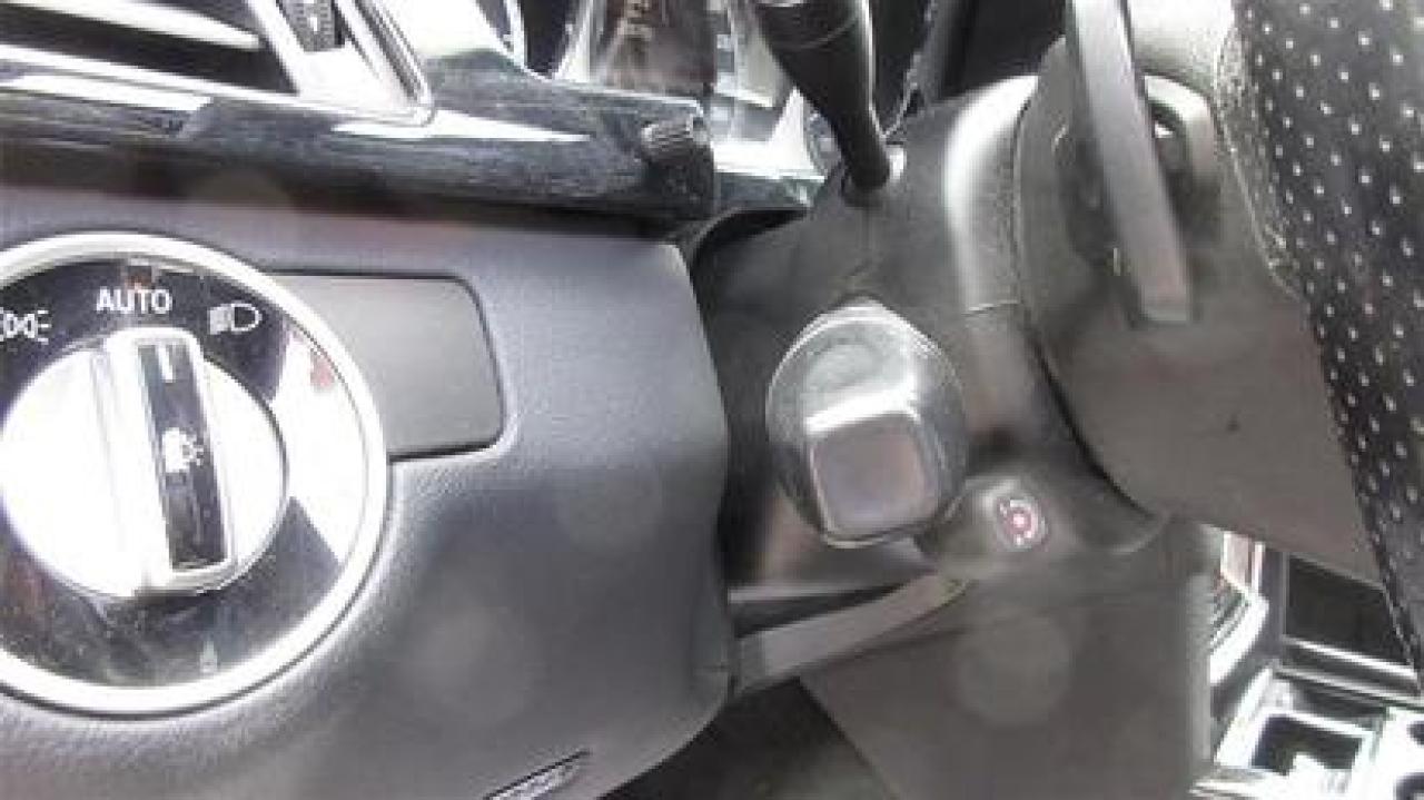 2013 Mercedes-Benz E550 E550 4Matic - Photo #20