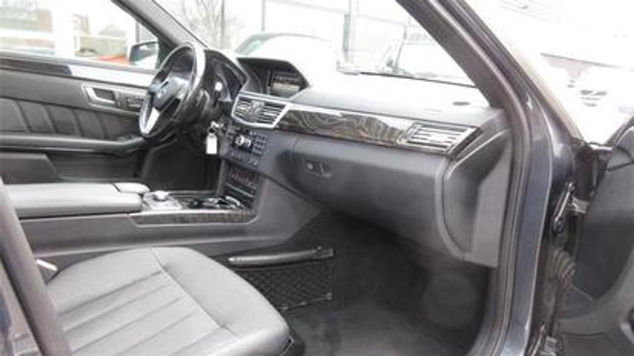 2013 Mercedes-Benz E550 4Matic Photo