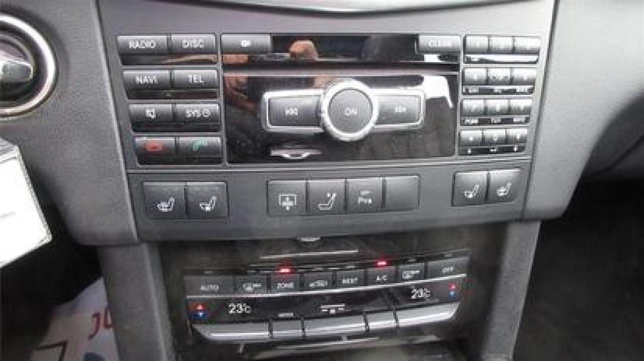 2013 Mercedes-Benz E550 E550 4Matic - Photo #25
