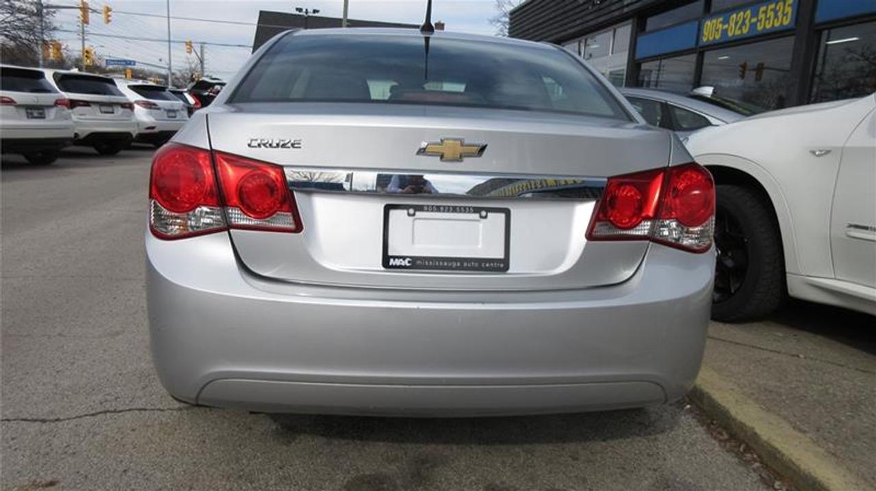 2014 Chevrolet Cruze 1LS Photo4