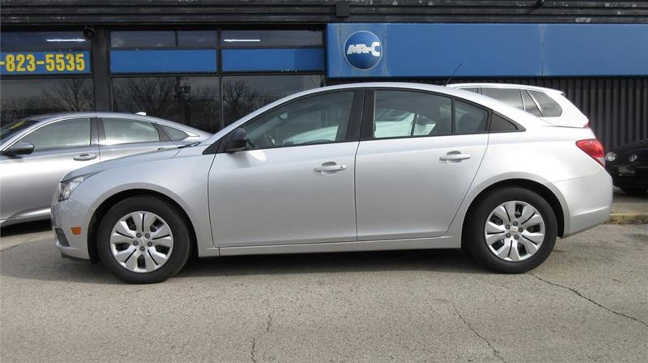 2014 Chevrolet Cruze 1LS Photo3