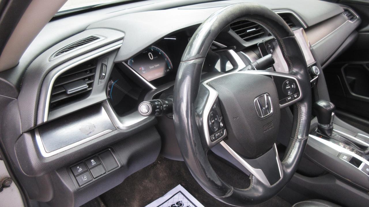 2018 Honda Civic Tourisme CVT - Photo #9