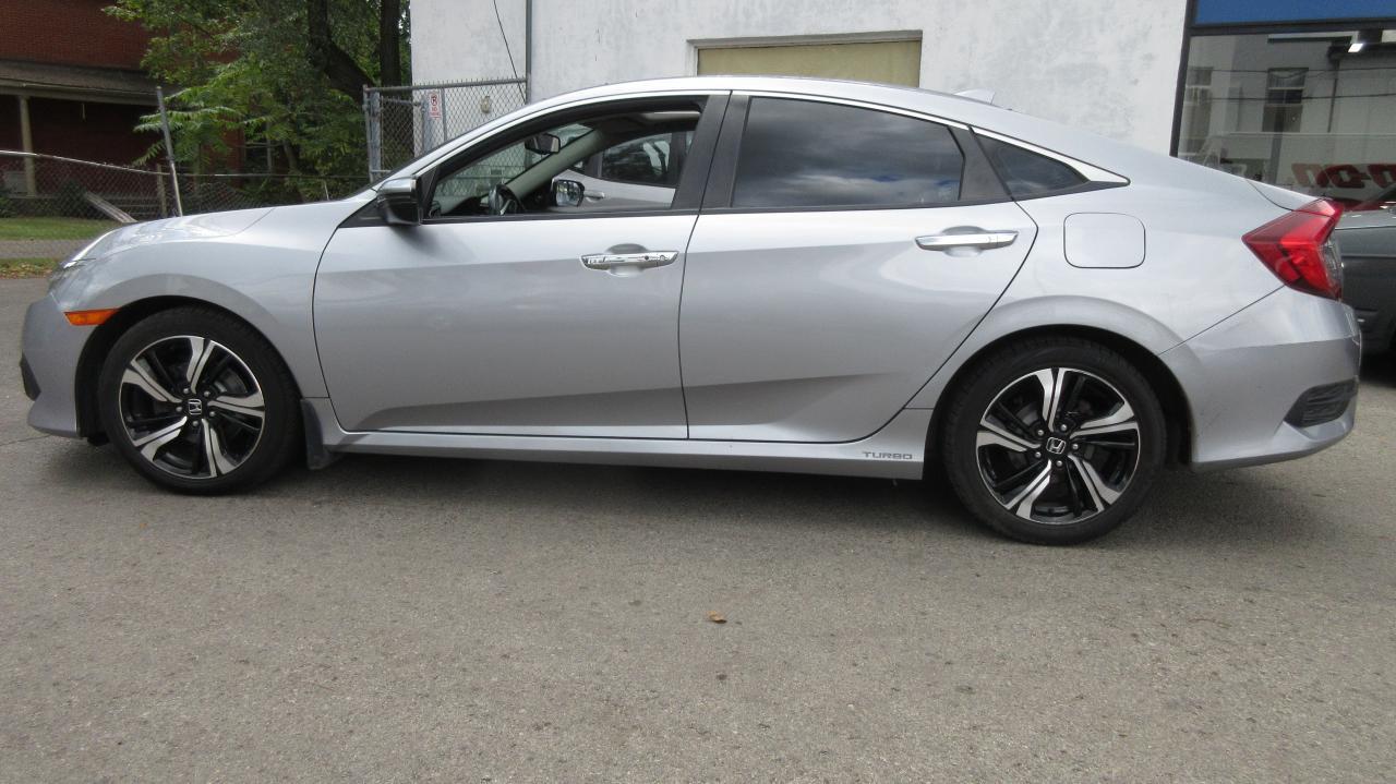 2018 Honda Civic Tourisme CVT - Photo #7